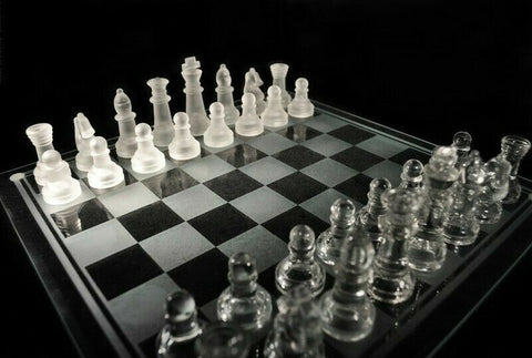 32pcs Glass Chess Set Frosted Board Game Elegant Crystal Queen's Gambit Display